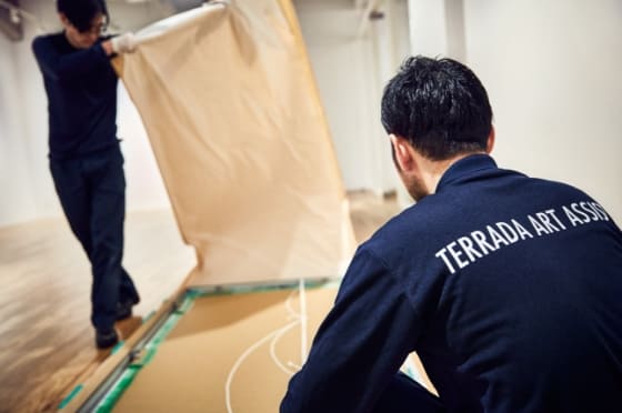 美術品取り扱い専門スタッフによる対応