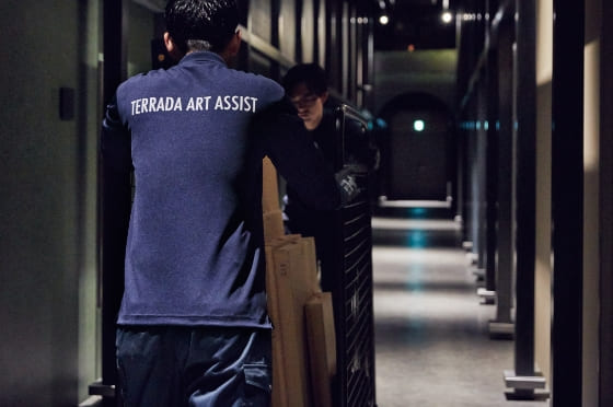 美術品取り扱い専門スタッフによる対応